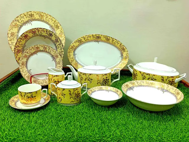 Dinner Set Bon China  62-pcs Golden product photo