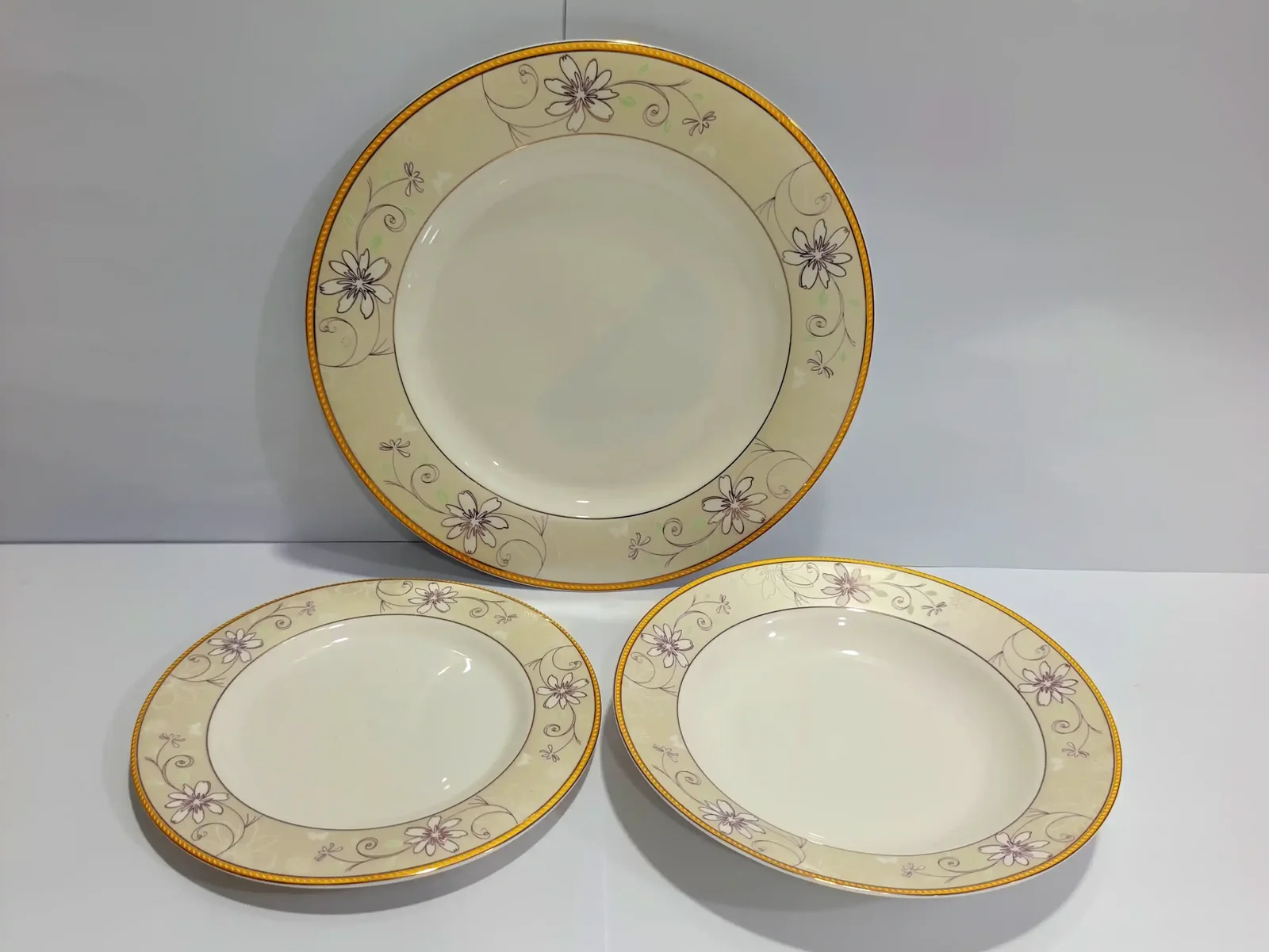 Ceramic Plate Set(18-Pcs)  photo 1