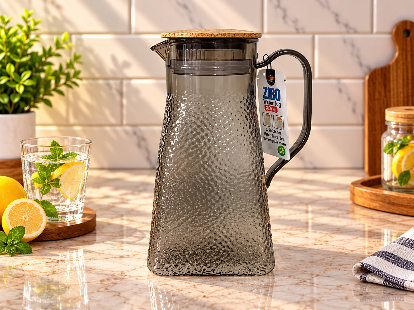 Acrylic Jug (1990ml) photo 4