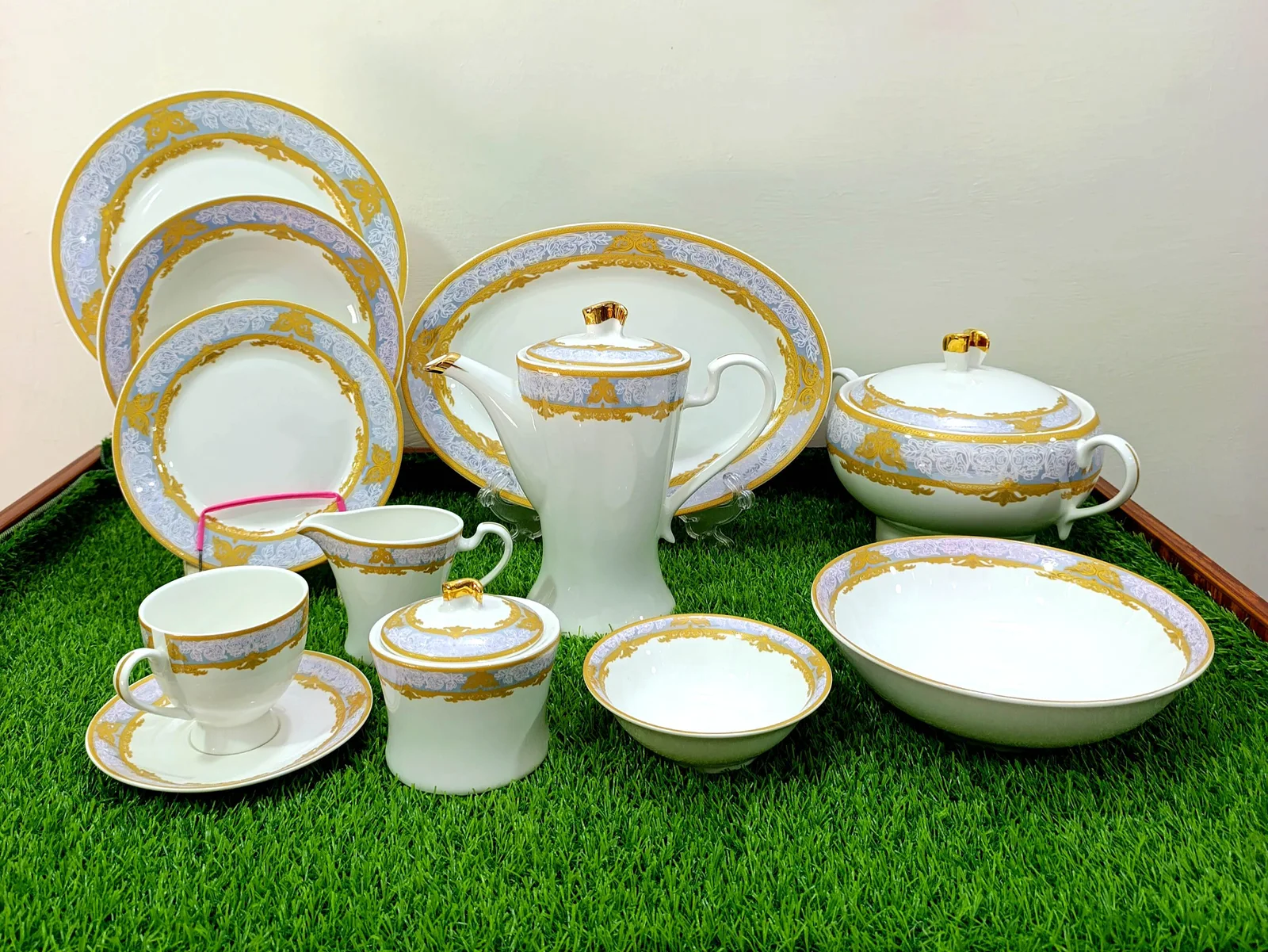 Dinner Set Ceramic (61-Pcs) Golden photo 1
